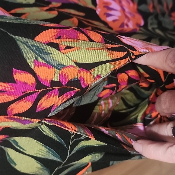 Terra & Sky tropical print ruched shoulder knit dress NWT - Picture 4 of 8